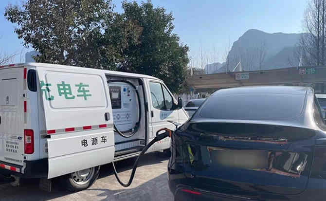 新津区汽车搭电