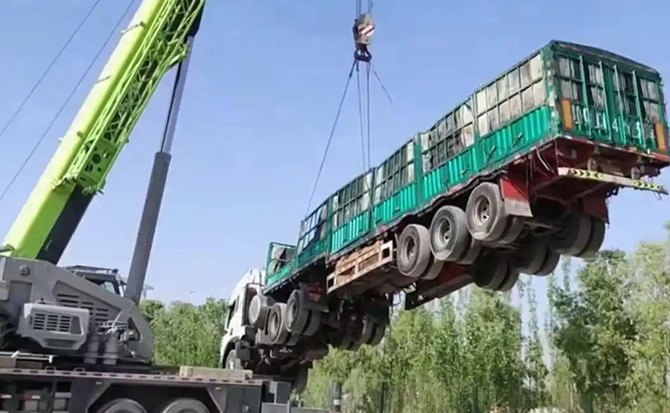 新津区道路脱困救援案例
